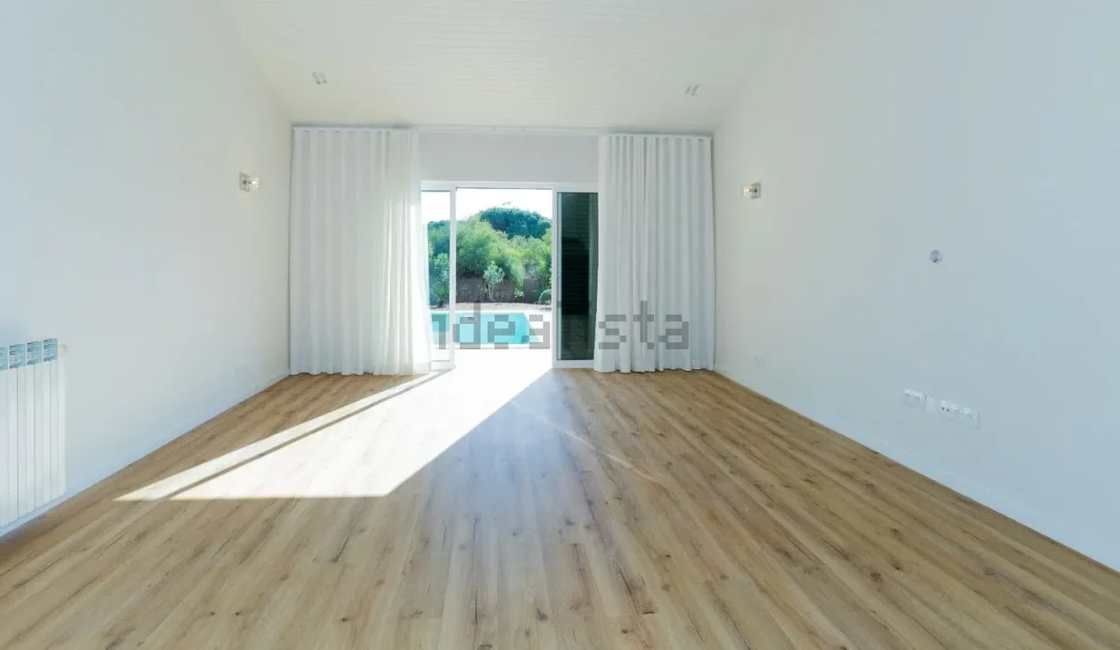 270096870