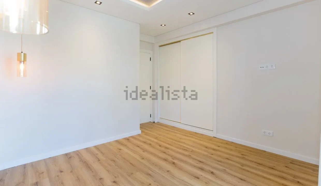 270096871