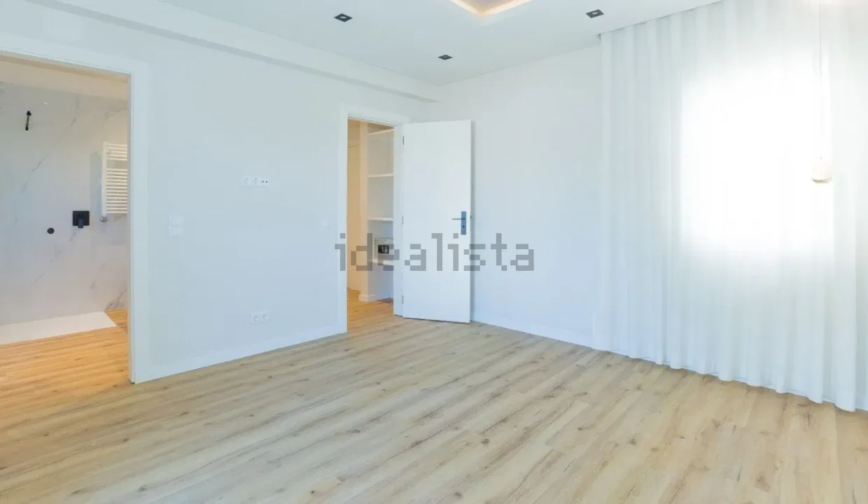 270097084