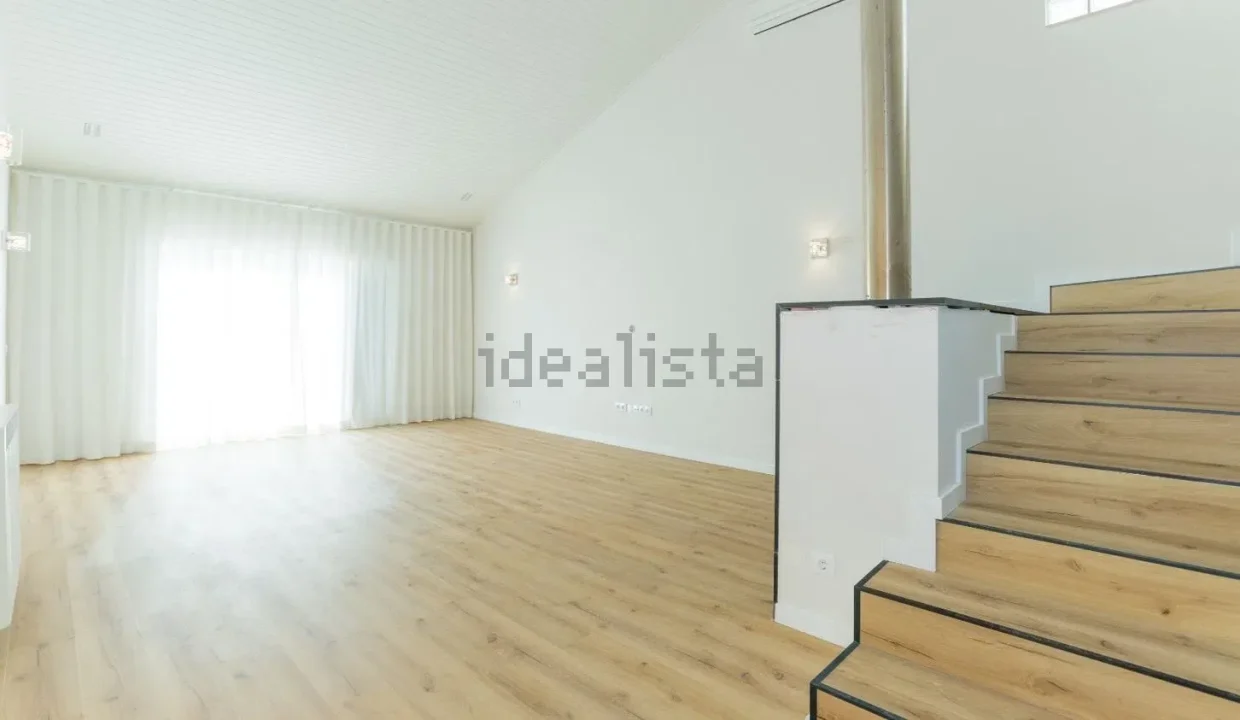 270097121